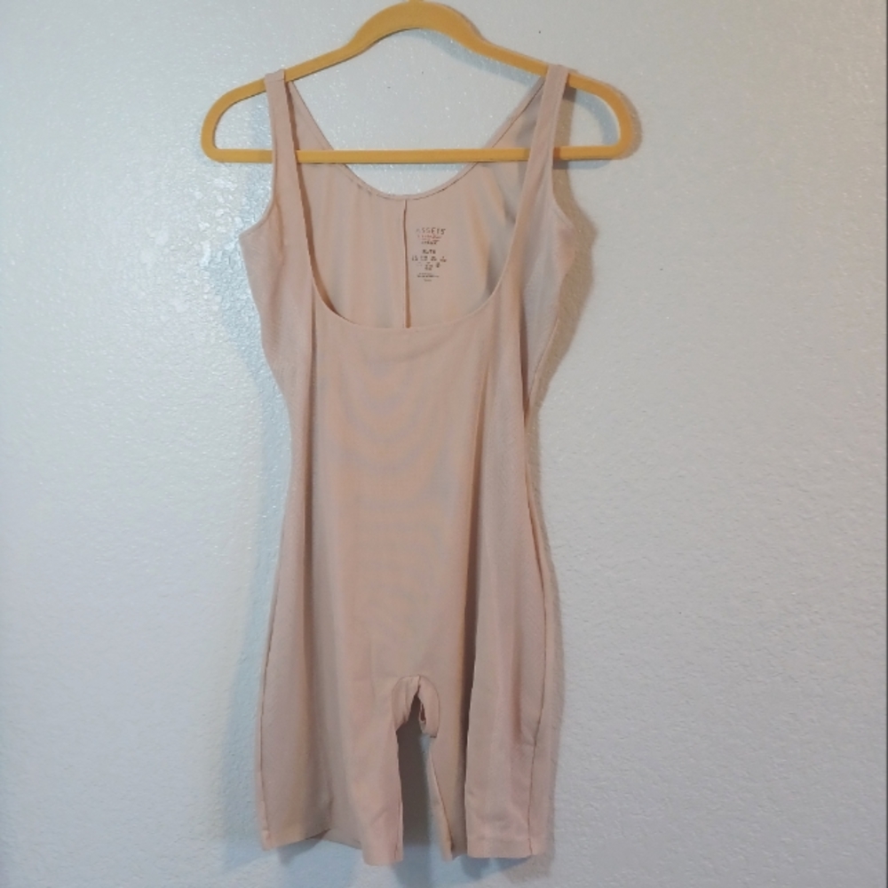 Assests by Spanx body shaper